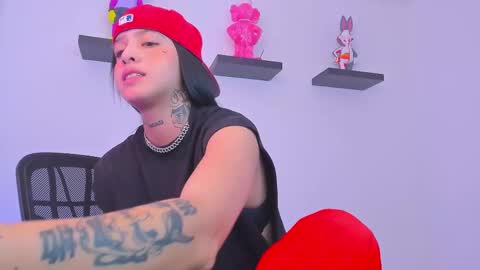 Snapshot of gangster_girl chatting on 03.05.25 GANG online show from 03.05.25