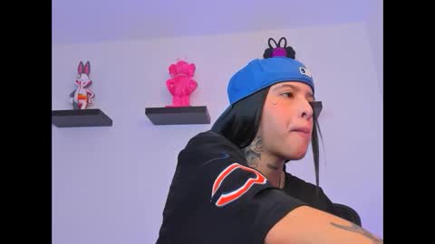 Snapshot of gangster_girl chatting on 03.07.25 GANG online show from 03.07.25