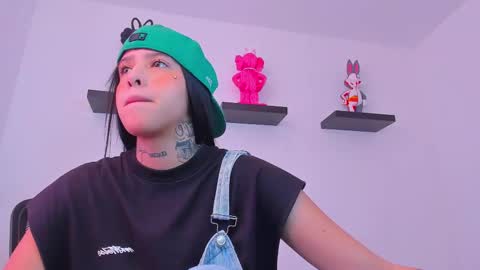 Snapshot of gangster_girl chatting on 03.07.25 GANG online show from 03.07.25