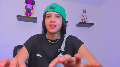 Snapshot of gangster_girl chatting on 03.08.25 GANG online show from 03.08.25