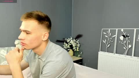 Max and Eva online show from 05.11.26