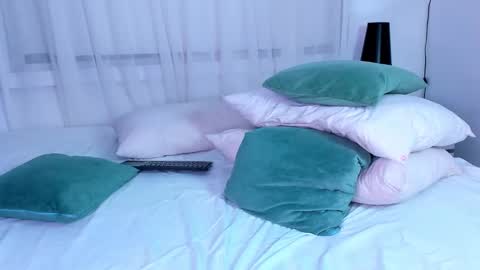 Snapshot of garnetsugar chatting on 12.14.24 garnet online show from 12.14.24