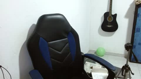 Snapshot of gatika_sexy chatting on 06.21.26 katia online show from 06.21.26