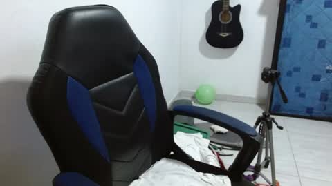 Snapshot of gatika_sexy chatting on 06.24.26 katia online show from 06.24.26