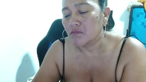 Snapshot of gatika_sexy chatting on 07.21.26 katia online show from 07.21.26