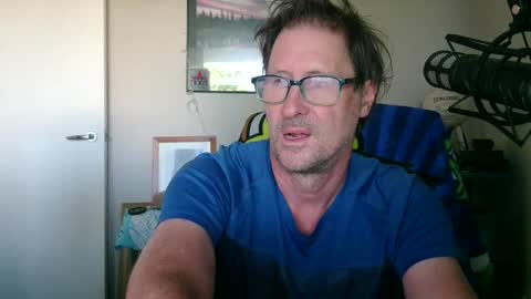 Snapshot of gatsby2025 chatting on 10.31.25 gatsby2025 online show from 10.31.25