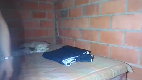 Snapshot of gattitosexy_95 chatting on 12.18.25 gattitosexy_95 online show from 12.18.25