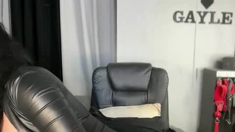 Snapshot of gaylecious chatting on 02.01.26 gayle online show from 02.01.26