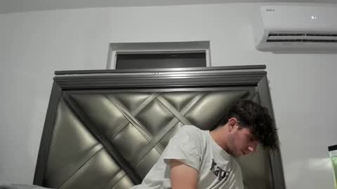 Snapshot of gayndepressed chatting on 09.19.25 Trace online show from 09.19.25