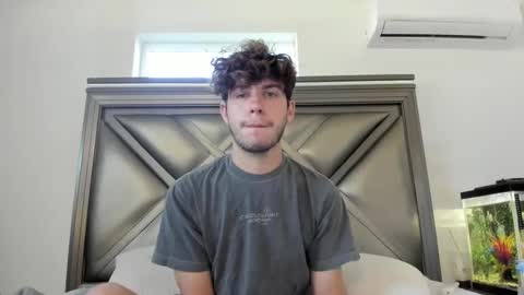 Snapshot of gayndepressed chatting on 10.10.25 Trace online show from 10.10.25