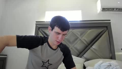 Snapshot of gayndepressed chatting on 01.10.26 Trace online show from 01.10.26