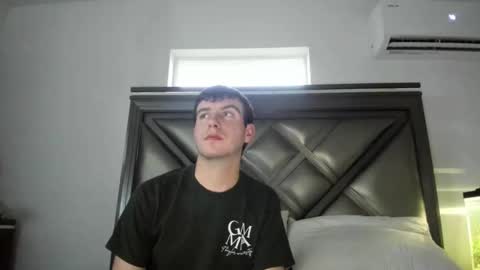 Snapshot of gayndepressed chatting on 01.12.26 Trace online show from 01.12.26