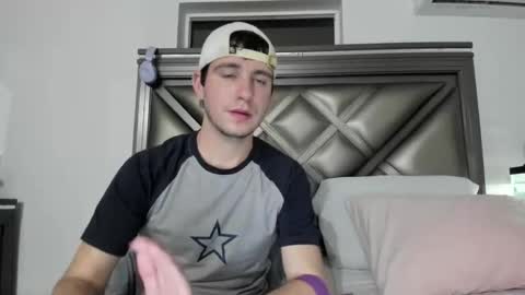 Snapshot of gayndepressed chatting on 02.11.26 Trace online show from 02.11.26