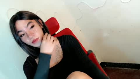 Snapshot of gelluxxx chatting on 06.18.26 gelo online show from 06.18.26