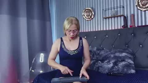 geminis_milf online show from 08.04.26