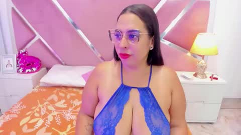 Snapshot of geminisclark chatting on 10.27.25 geminisclark online show from 10.27.25