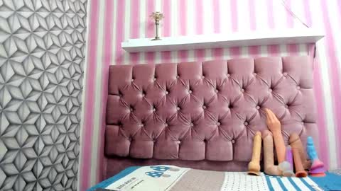 Snapshot of genesis_03_ chatting on 10.05.25 genesis_03_ online show from 10.05.25