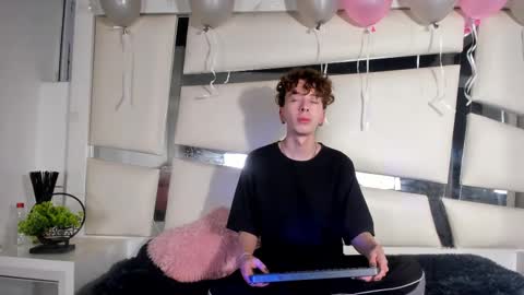 Genesis online show from 11.19.25