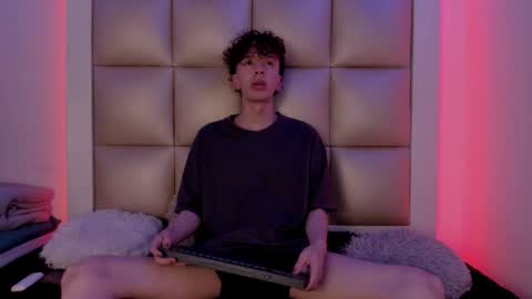 Snapshot of genesis_js chatting on 02.12.26 genesis_js online show from 02.12.26