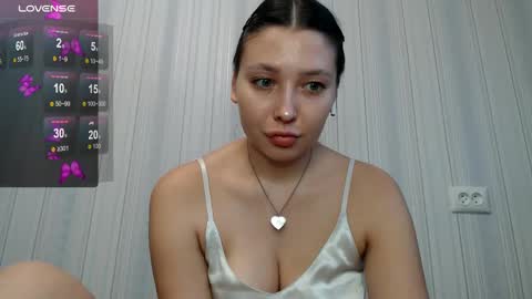 genev__ievee online show from 04.05.26