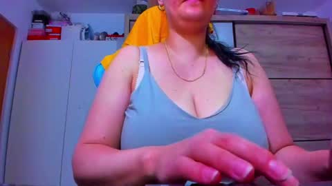 Snapshot of genifersweet chatting on 06.15.26 genifersweet online show from 06.15.26