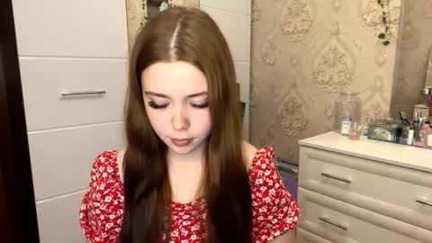 Snapshot of gennafjetland chatting on 02.08.26 Kira online show from 02.08.26