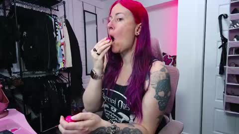 Genny Rock   and  online show from 05.05.26