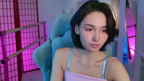 Snapshot of gentlemusee chatting on 11.21.25 gentlemusee online show from 11.21.25