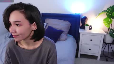 Snapshot of gentlemusee chatting on 11.29.25 gentlemusee online show from 11.29.25