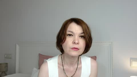 Snapshot of gentlywomen chatting on 05.29.26 Elena online show from 05.29.26