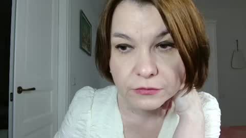 Snapshot of gentlywomen chatting on 06.10.26 Elena online show from 06.10.26