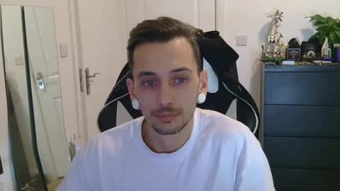 Snapshot of georgek0011 chatting on 11.07.25 georgek0011 online show from 11.07.25