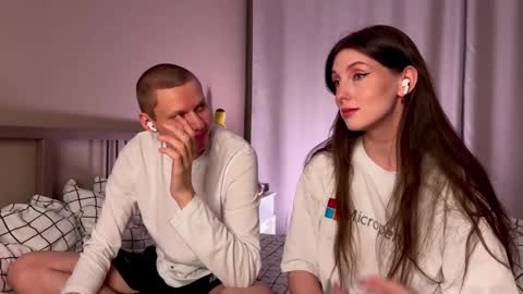 Snapshot of gethigh_ chatting on 12.11.24 Liz and Mark online show from 12.11.24