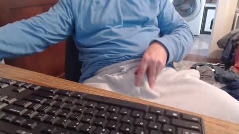 Snapshot of gethoggy chatting on 10.28.25 gethoggy online show from 10.28.25