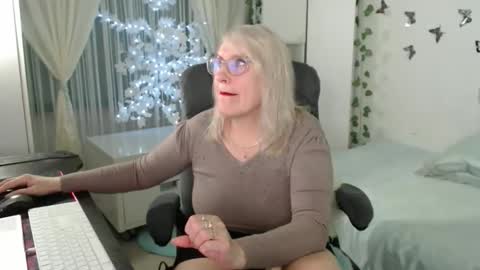 Ghertrudequeen online show from 04.09.26