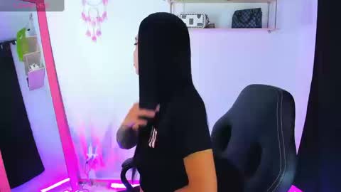 giaaaa   online show from 09.16.25