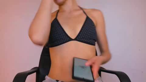 GIA WHITE Independet  online show from 09.15.25