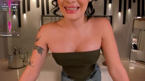 Gia Ferrera online show from 12.14.25