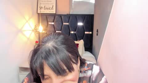 Snapshot of giafox_ chatting on 11.10.25 G I A FOX online show from 11.10.25