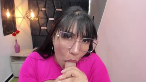 Snapshot of giafox_ chatting on 11.27.25 G I A FOX online show from 11.27.25