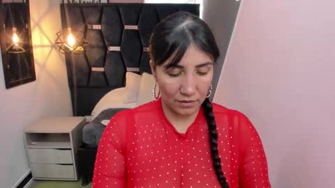 Snapshot of giafox_ chatting on 12.02.25 G I A FOX online show from 12.02.25