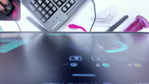 Snapshot of giafox_ chatting on 12.17.25 G I A FOX online show from 12.17.25