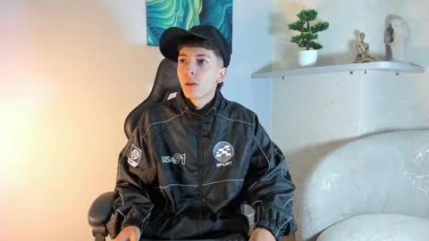 Snapshot of gian_rossii chatting on 06.08.26 GIAN online show from 06.08.26