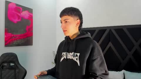 Snapshot of gian_rossii chatting on 06.25.26 GIAN online show from 06.25.26