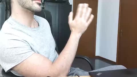 Snapshot of gianniamalfi chatting on 04.16.26 gianniamalfi online show from 04.16.26