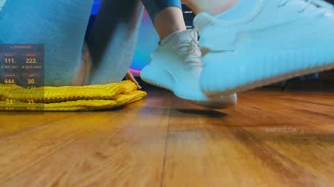 Snapshot of giantess_eva chatting on 01.31.25 Eva online show from 01.31.25