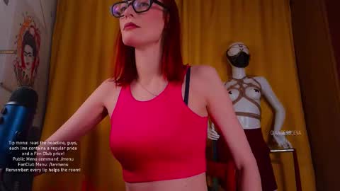 Snapshot of giantess_eva chatting on 10.23.25 Eva online show from 10.23.25