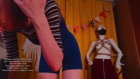 Snapshot of giantess_eva chatting on 10.31.25 Eva online show from 10.31.25