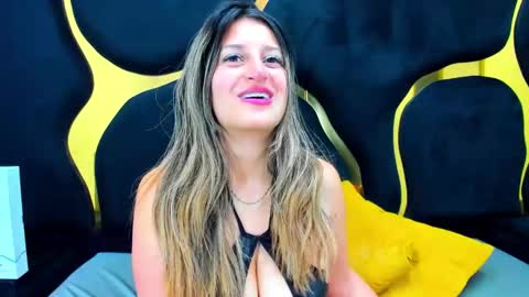 GiaRoussel online show from 12.15.25