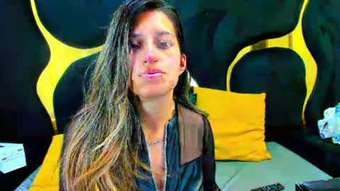 GiaRoussel online show from 12.17.25